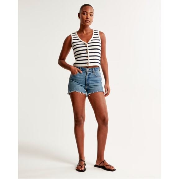 Abercrombie & Fitch Pants - NWT Women Plus Size Abercrombie & Fitch the 4” Mom High Rise Shorts Size 37 | 24